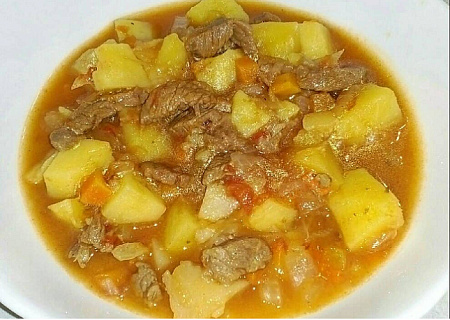 Картофель тушеный со шпиком